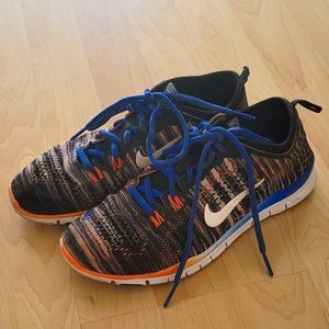 Nike Fly Knit - Size 6